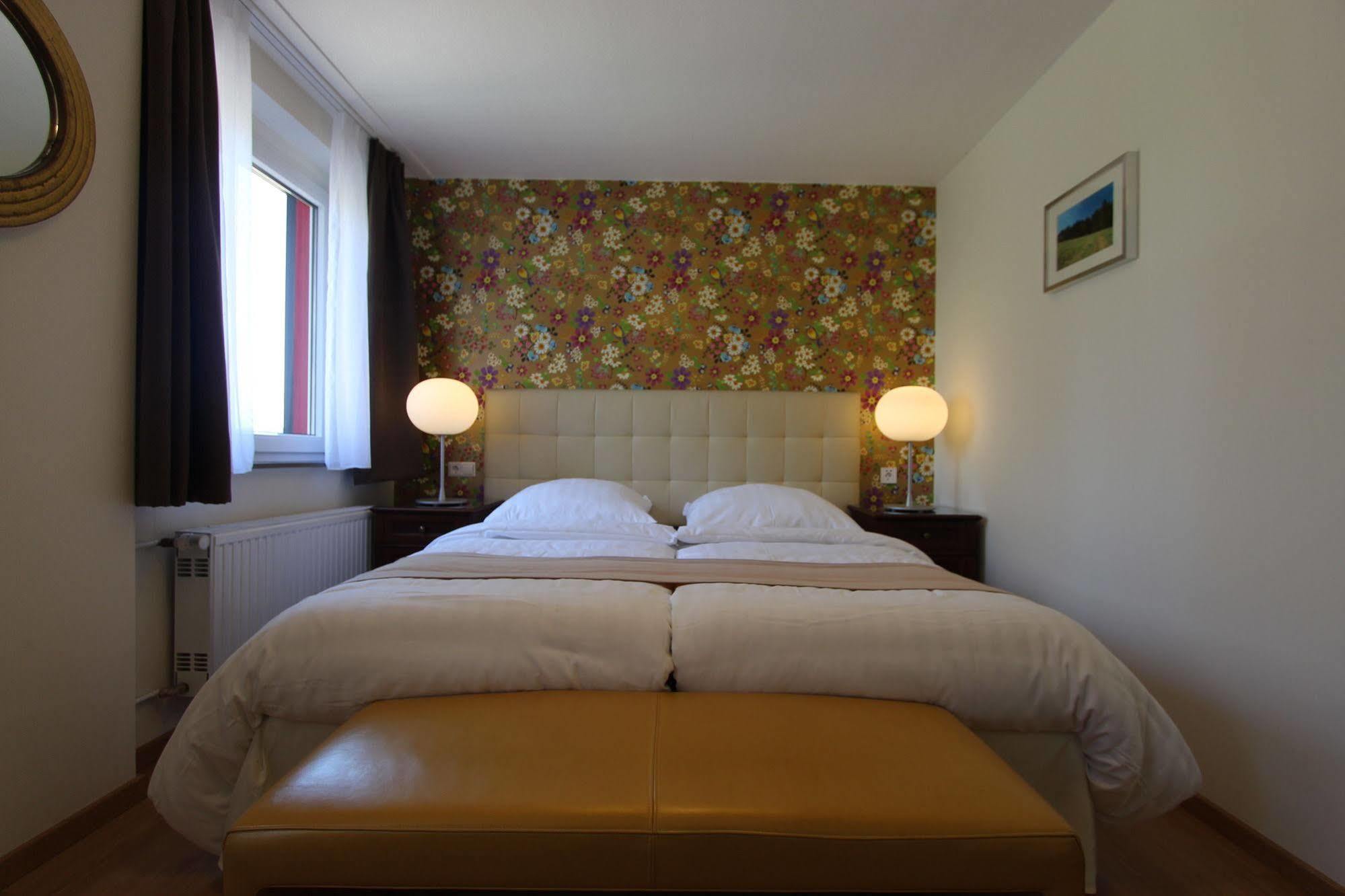 Boutique Hotel Restaurant Hollerather Hof Hellenthal Exterior foto